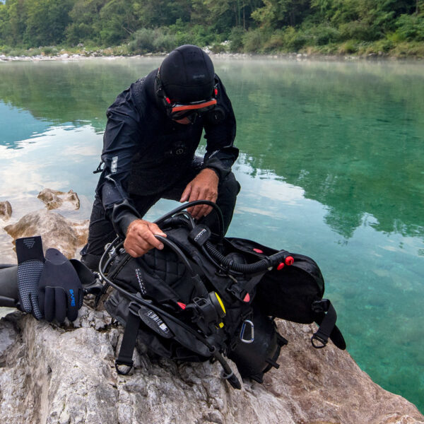 Aqua-Trek Pro Dry Action 2